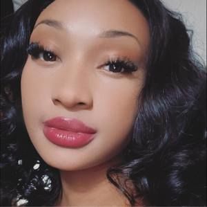 Meet your Posher, Amina